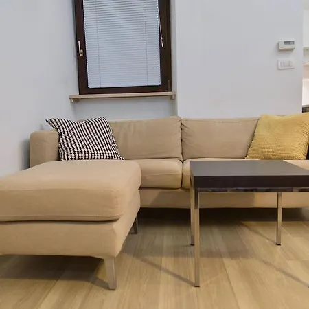 Apartament Pretty & Modern By The River