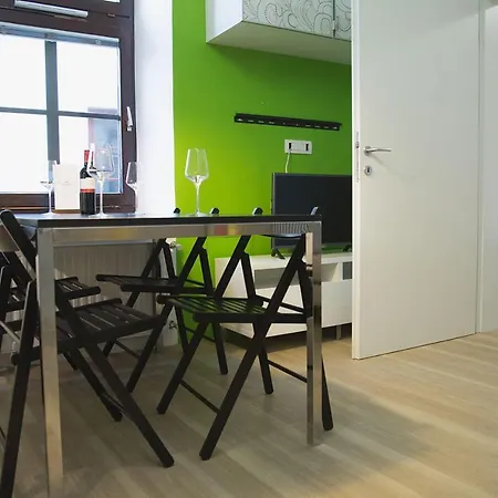 Apartament Pretty & Modern By The River